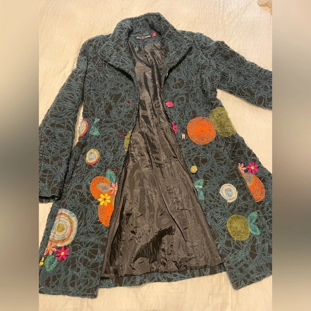 Colorful Embroidered Lace Coat - Picture 4 of 6